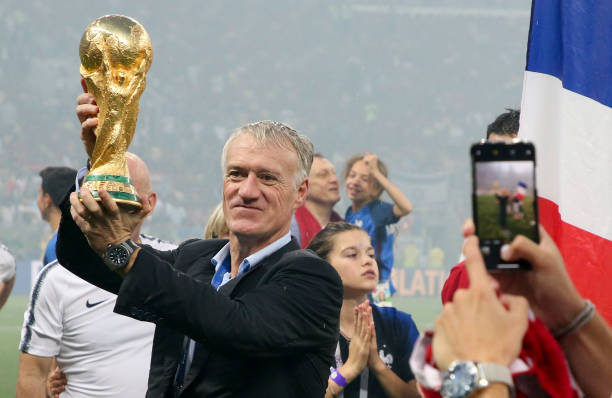 备出色的 备出色的